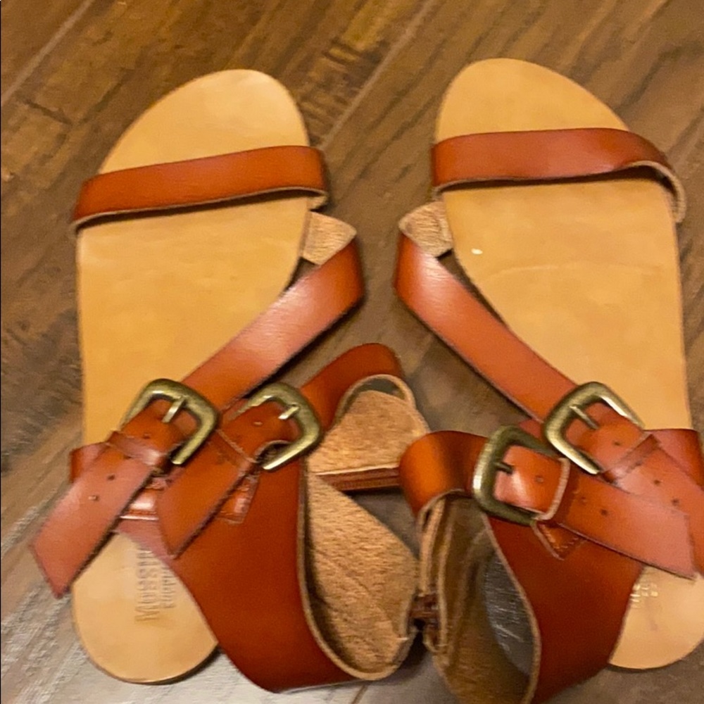 Women’s sandals